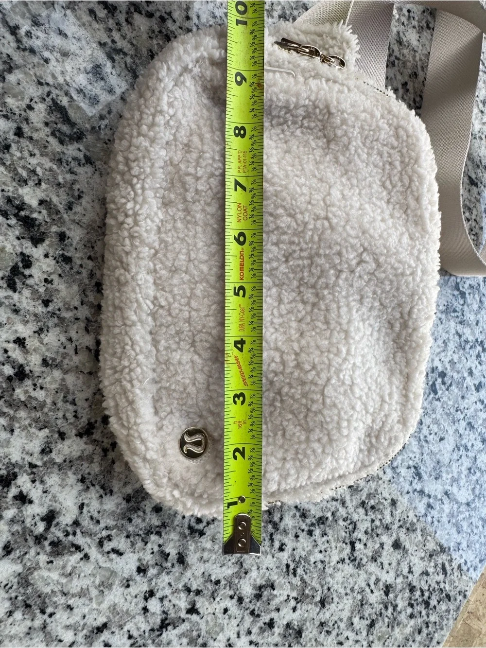 lululemon Everywhere Belt Bag Sherpa Fleece Beige Zip Waist Pack 3 Pockets